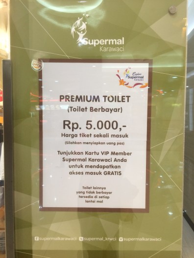 10 Aturan Nyeleneh tentang Tarif Penggunaan WC Umum. Ribet Banget, Udah Kayak Aturan Pemerintah~