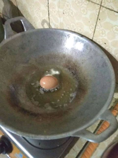 Begini Jadinya Kalau Bapak-bapak Disuruh Masak Sendiri oleh Istrinya. Kelakuan Kocaknya Muncul deh~