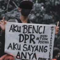 4 Alasan Kita Perlu Maklumi Kelakuan dan Konten Receh Mahasiswa Saat Demo. Fokus ke Isunya Aja deh!