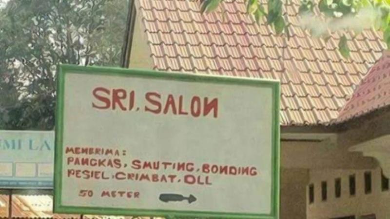 Serba-serbi Potret Kekonyolan Spanduk Salon Warga +62. Bacanya Mesti Berulang Kali, biar Paham~