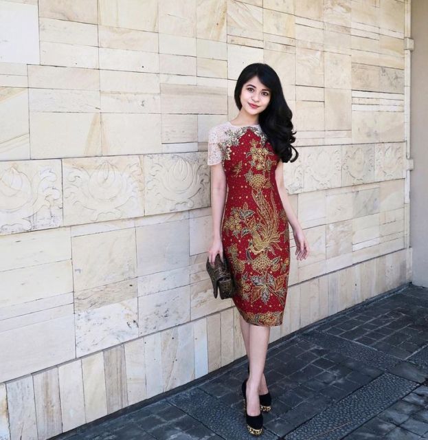 Jadi Unik dan Cantik, Ini 5 Potret Dress Batik yang Sudah Dirombak Secara Kreatif