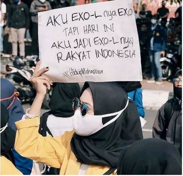 10 Potret Demo ini Bukti bahwa K-Popers juga Peduli Nasib Bangsa. Aksi Dulu, Drakor Nanti Lagi~