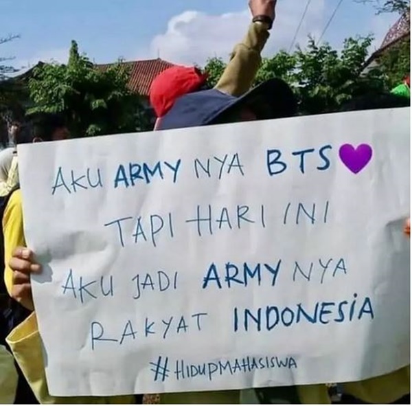 10 Potret Demo ini Bukti bahwa K-Popers juga Peduli Nasib Bangsa. Aksi Dulu, Drakor Nanti Lagi~