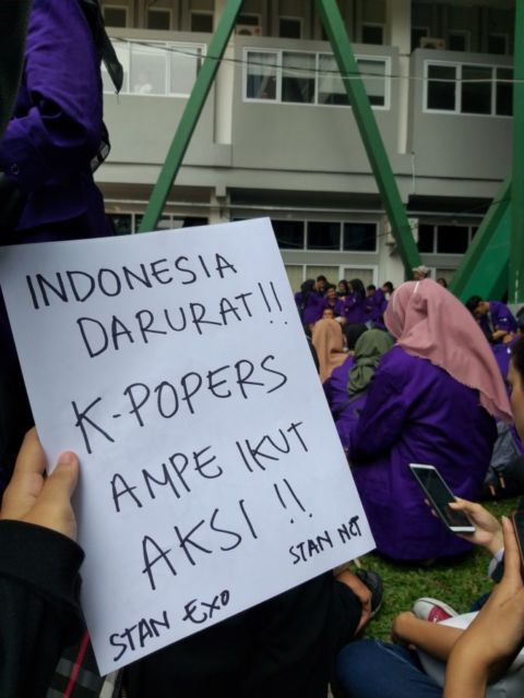 10 Potret Demo ini Bukti bahwa K-Popers juga Peduli Nasib Bangsa. Aksi Dulu, Drakor Nanti Lagi~