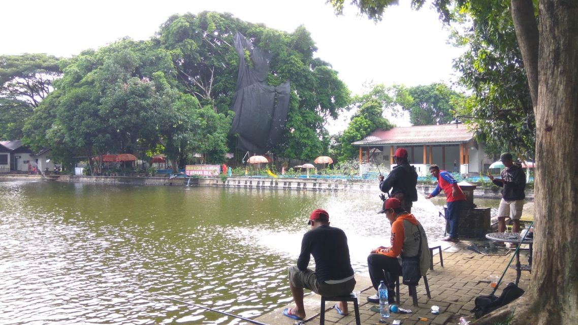 5 Hobi Bapak-Bapak yang Bikin Mereka Lupa Waktu. Sumber Kemurkaan Ibu-Ibu nih, Pak!