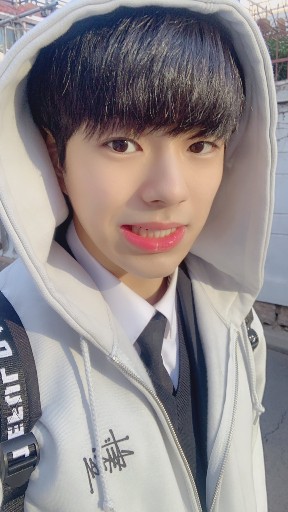 Yoon Jaehyuk Selfie Twitter