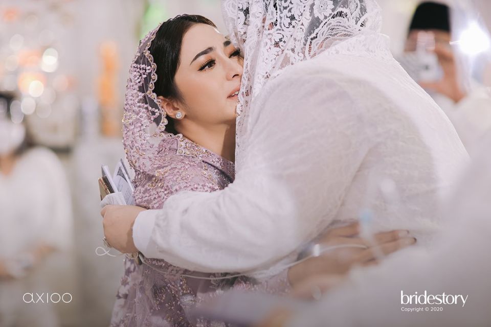 Mengintip 12 Detail Pengajian dan Malam Bainai Nikita Willy. Kental Suasana Tradisional!