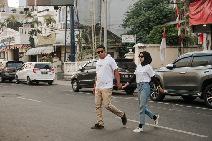 12 Ide Pre-wedding dengan Latar yang Realis. Jauh dari Kesan Mewah Namun Tetap Romantis~