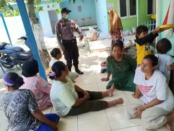 4 Alasan Kenapa Emak-Emak Suka Nonton Sinetron, Meski Ceritanya Sering Nggak Masuk Akal