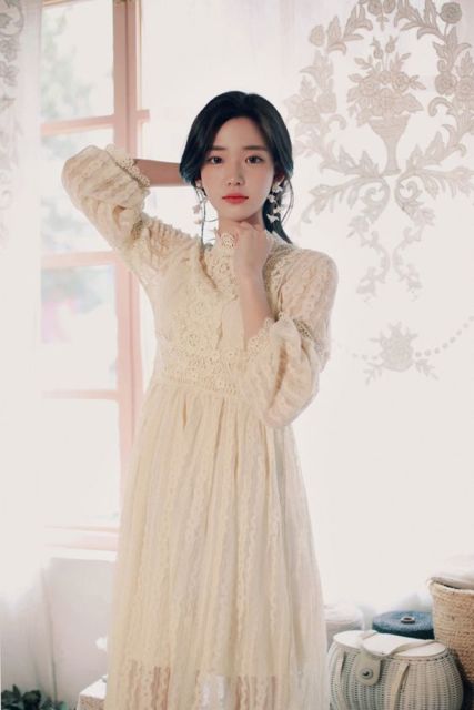 9 Model Dress Korea yang Bisa Jadi Referensi Buat Jadi Kebaya Modern. Anggun dan Manis!