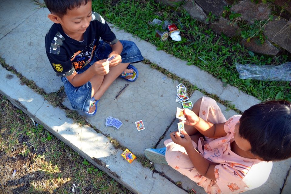 Siklus Hidup Anak Kecil yang Super Sibuk Melebihi Orang Dewasa. Main Terus, Nggak Ada Capek-capeknya