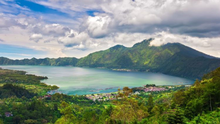 4 Tempat Pengingat Bahwa Kita Tinggal di Zamrud Khatulistiwa. Keindahannya Tiada Dua