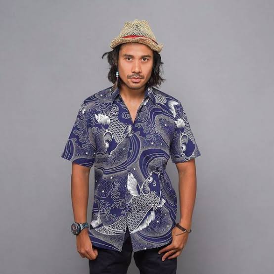 Biasa Tampil Cuek, Ini Pesona 5 Aktor Indonesia Saat Pakai Batik. Tambah Ganteng!