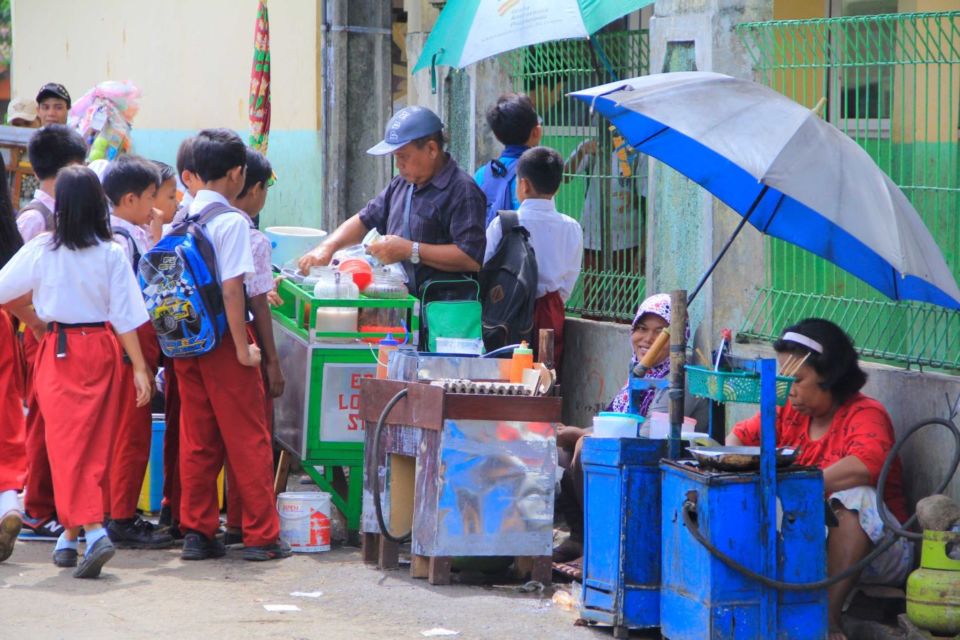 Rutinitas Keseharian Zaman SD yang Bikin Kita Kangen, Berasa Nggak Ada Beban Hidup!