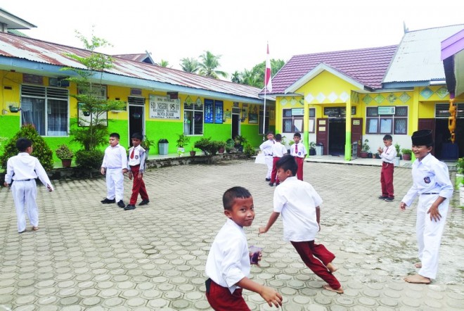 Siklus Hidup Anak Kecil yang Super Sibuk Melebihi Orang Dewasa. Main Terus, Nggak Ada Capek-capeknya