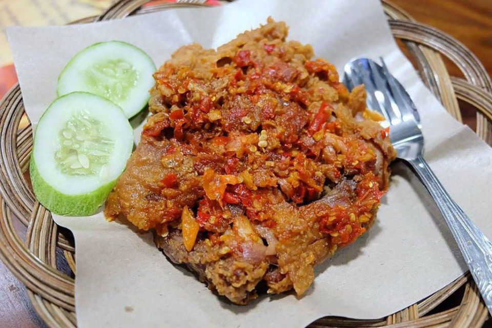 7 Resep Ayam Geprek dengan Topping. Peluang Usaha Anti Mainstream yang Mudah Dibikin