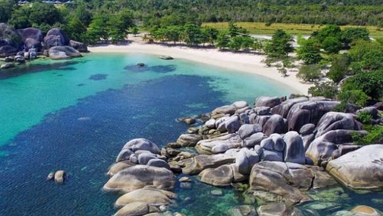 #DiIndonesiaAja-Pesona 5 Wisata Pantai di Bangka Belitung yang Wajib Kamu Kunjungi Setelah Pandemi!