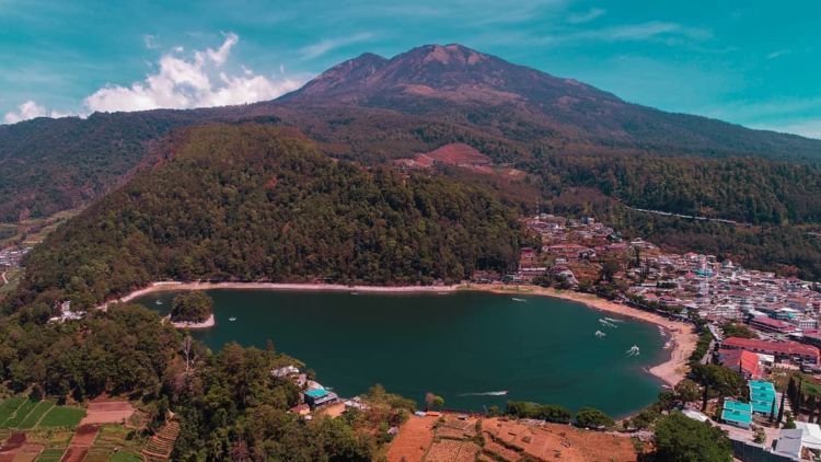 #DiIndonesiaAja-Telaga Sarangan, Destinasi Wisata alam di Kaki Gunung Lawu.