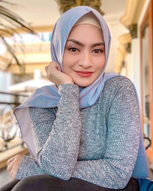 Gaya Hijabnya Jadi Perbincangan, Ini Detail Penampilan Nathalie Holscher yang Sesungguhnya!