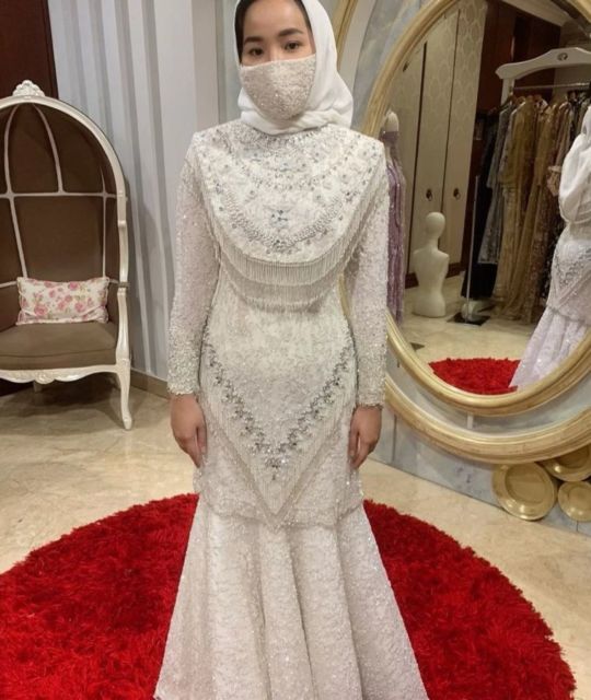 Cantiknya Kebaya Rancangan Asky Febrianti yang Terbaru. Desainer Kondang Favorit Seleb Nih!