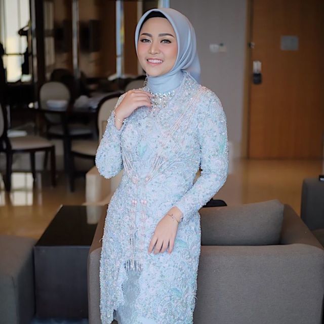 Cantiknya Kebaya Rancangan Asky Febrianti yang Terbaru. Desainer Kondang Favorit Seleb Nih!