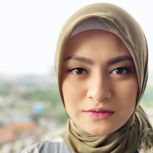 Gaya Hijabnya Jadi Perbincangan, Ini Detail Penampilan Nathalie Holscher yang Sesungguhnya!