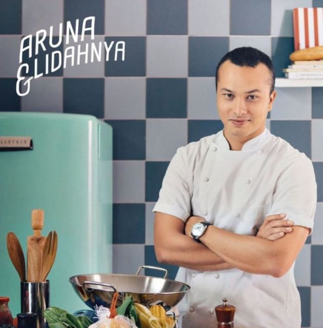 Meskipun Bukan Koki, 9 Artis Cowok ini Ternyata Jago Masak, lo!