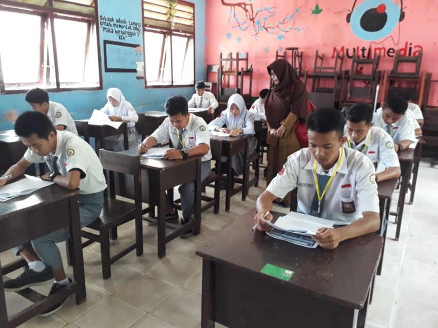 Deretan Tipe Guru Zaman Sekolah Saat Jadi Pengawas Ujian di Kelas. Mana yang Paling Serem?