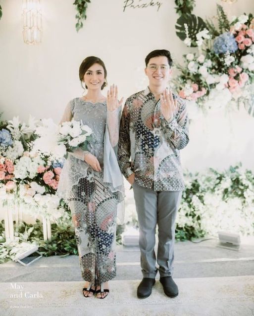 Bisa Buat Kondangan Sampai Lamaran, Ini 8 Kebaya Couple Bernuansa Pastel yang Langka!