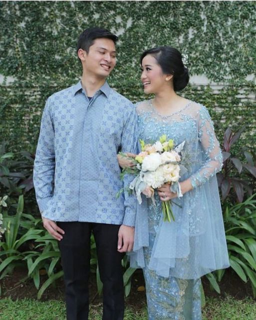 Bisa Buat Kondangan Sampai Lamaran, Ini 8 Kebaya Couple Bernuansa Pastel yang Langka!