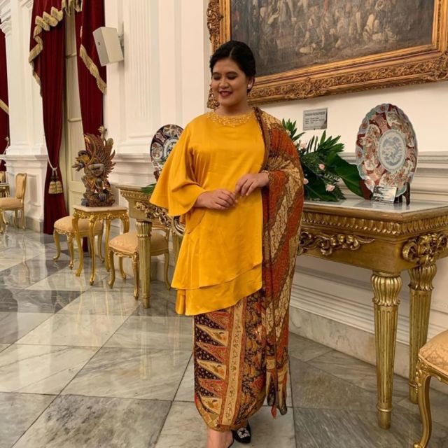 Inspirasi Model Kebaya yang Pernah Dipakai Kahiyang Ayu; Semuanya Simpel tapi Elegan!