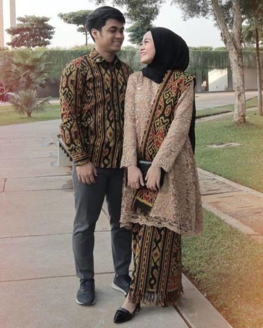 Bisa Buat Kondangan Sampai Lamaran, Ini 8 Kebaya Couple Bernuansa Pastel yang Langka!