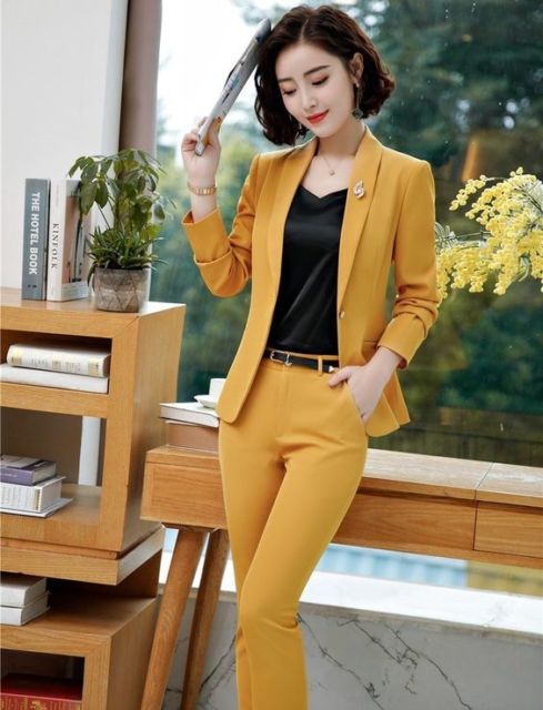 Rapi dan Cantik! Ini 9 Ide Warna Setelan Blazer yang Bisa Buat Ngantor Ala Cewek Korea