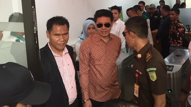 Belum Siap Muncul ke Publik Pasca Hirup Udara Bebas, Rey Utami: Lagi Melepas Rindu dengan Anakku