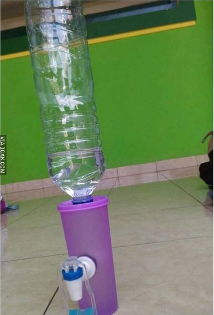 Kocaknya 11 Pemanfaatan Dispenser ini Bikin Nyengir Kuda. Idenya Out of The Box Banget, Bun~