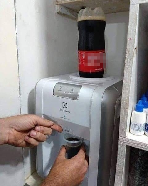 Kocaknya 11 Pemanfaatan Dispenser ini Bikin Nyengir Kuda. Idenya Out of The Box Banget, Bun~