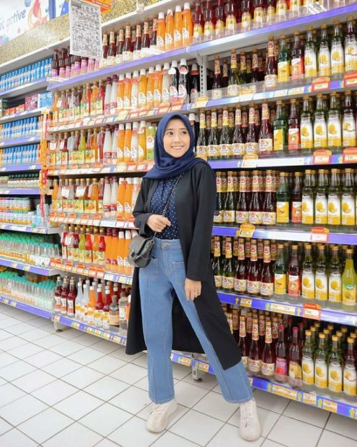 Tren Terbaru 'Groceries Look' Ala Para Hijaber. Tetap Tampil Kece Saat Berbelanja Bulanan!