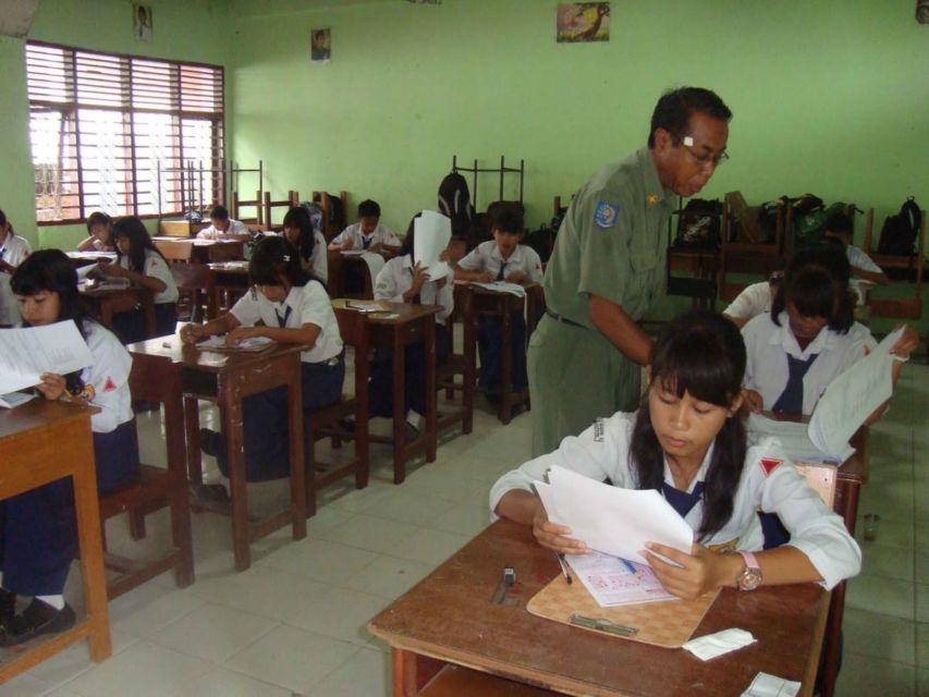 Deretan Tipe Guru Zaman Sekolah Saat Jadi Pengawas Ujian di Kelas. Mana yang Paling Serem?