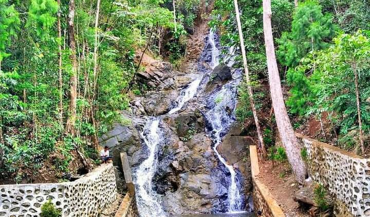 #DiIndonesiaAja-Segarnya Mandi di Air Terjun Tabur, Wisata Asri di Kaki Gunung Kota Batulicin