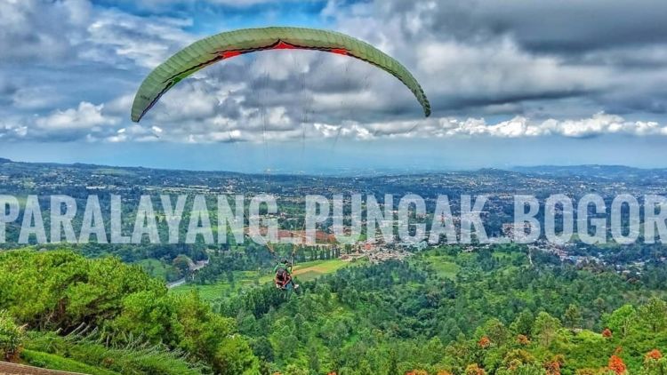 #DiIndonesiaAja-Liburan yang Menguji Adrenalin? Coba Melayang di Wisata Paralayang Puncak Bogor. Yuk Uji Keberanianmu di Sini!