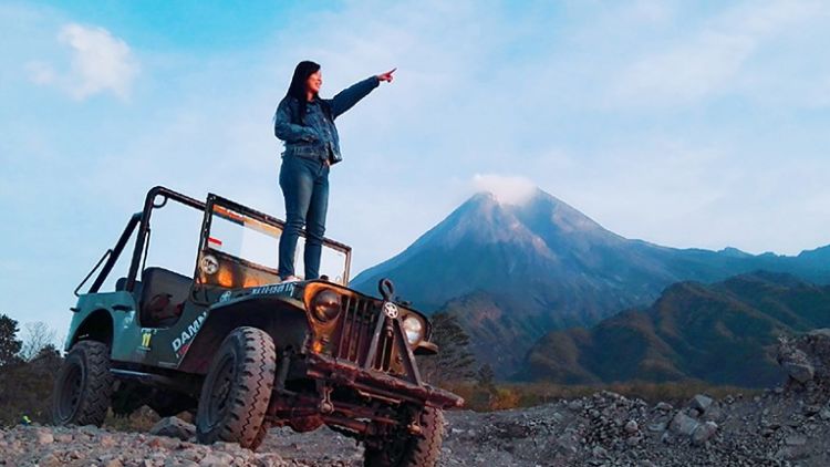 #DiIndonesiaAja-Gagahnya Gunung Merapi yang Sedang Berstatus Siaga