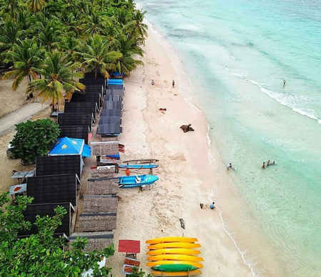 #DiIndonesiaAja-Deretan Gazebo dan Ombak yang Tenang di Pantai Nirwana