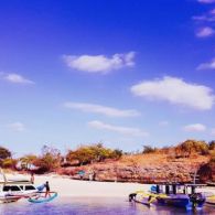 #DiIndonesiaAja – Kenalan sama Pantai Tangsi, Pantai Pasir Pink di NTB yang Memesona