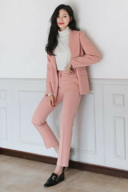 Rapi dan Cantik! Ini 9 Ide Warna Setelan Blazer yang Bisa Buat Ngantor Ala Cewek Korea