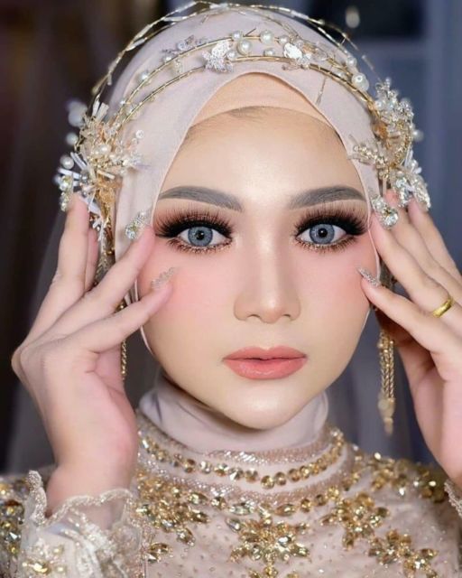 12 Ide Headpiece Cantik untuk Hijab Pernikahan. Dari yang Ekstra sampai yang Elegan!