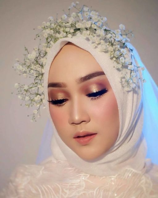 12 Ide Headpiece Cantik untuk Hijab Pernikahan. Dari yang Ekstra sampai yang Elegan!