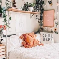 5 Tips Menata Kamar dengan Tema Warm Aesthetic. Teduh, Nyaman, Bikin Betah Rebahan~