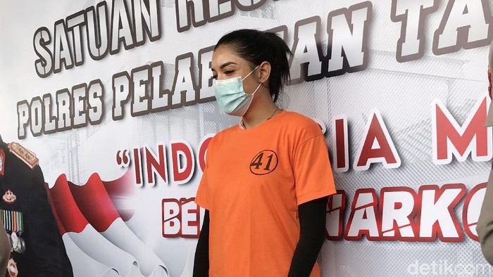 Akan Ditempatkan di Sel Laki-Laki, Publik Khawatir dengan Nasib Millen Cyrus Selama Ditahan