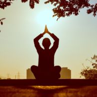 Belajar Menciptakan Bahagia Lewat Mindfulness. Demi Hidup yang Lebih Hidup Lagi