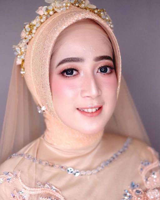 12 Ide Headpiece Cantik untuk Hijab Pernikahan. Dari yang Ekstra sampai yang Elegan!